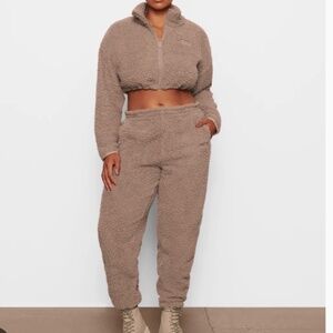 NEW SkIMS Teddy Sherpa Jogger pants